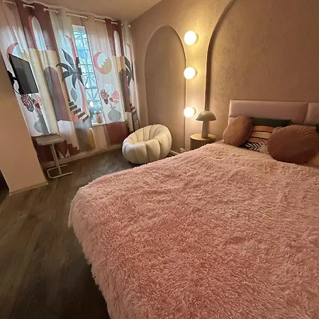 Guest house Happy Opera-3 3*